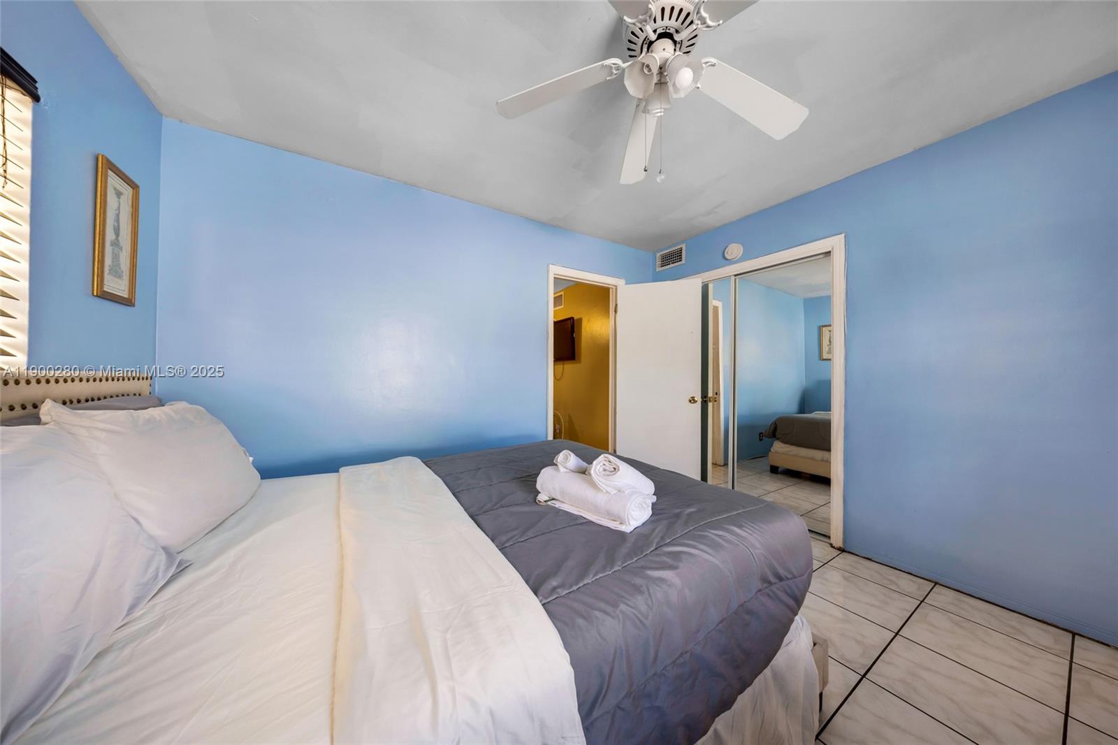 HOLLYWOOD LITTLE RANCHES - Residential Lease