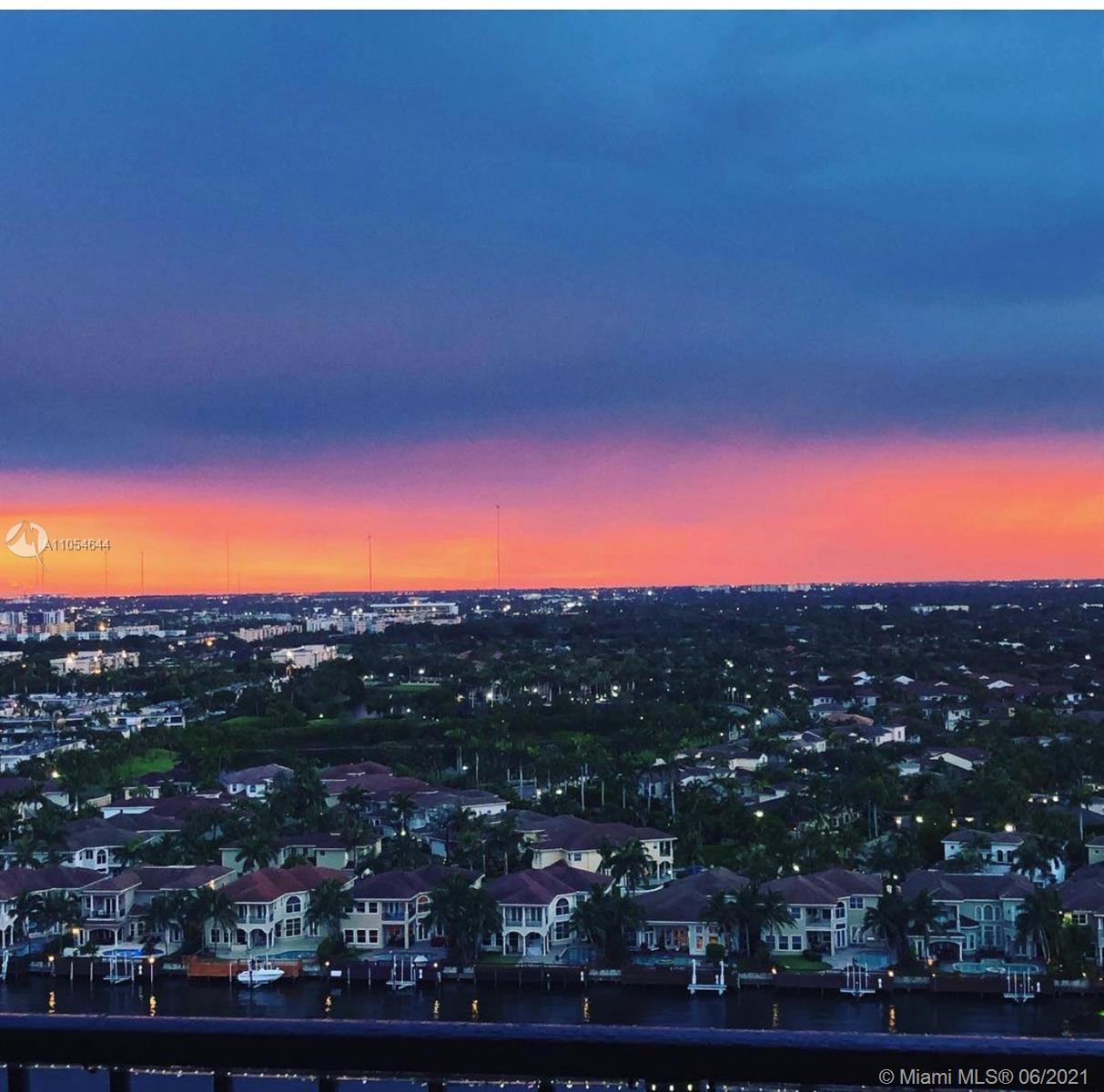 QUADOMAIN TOWER 1 & 4 CON - Residential