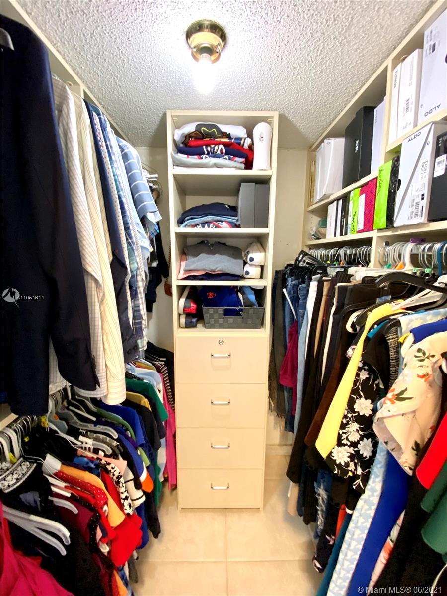 QUADOMAIN TOWER 1 & 4 CON - Residential