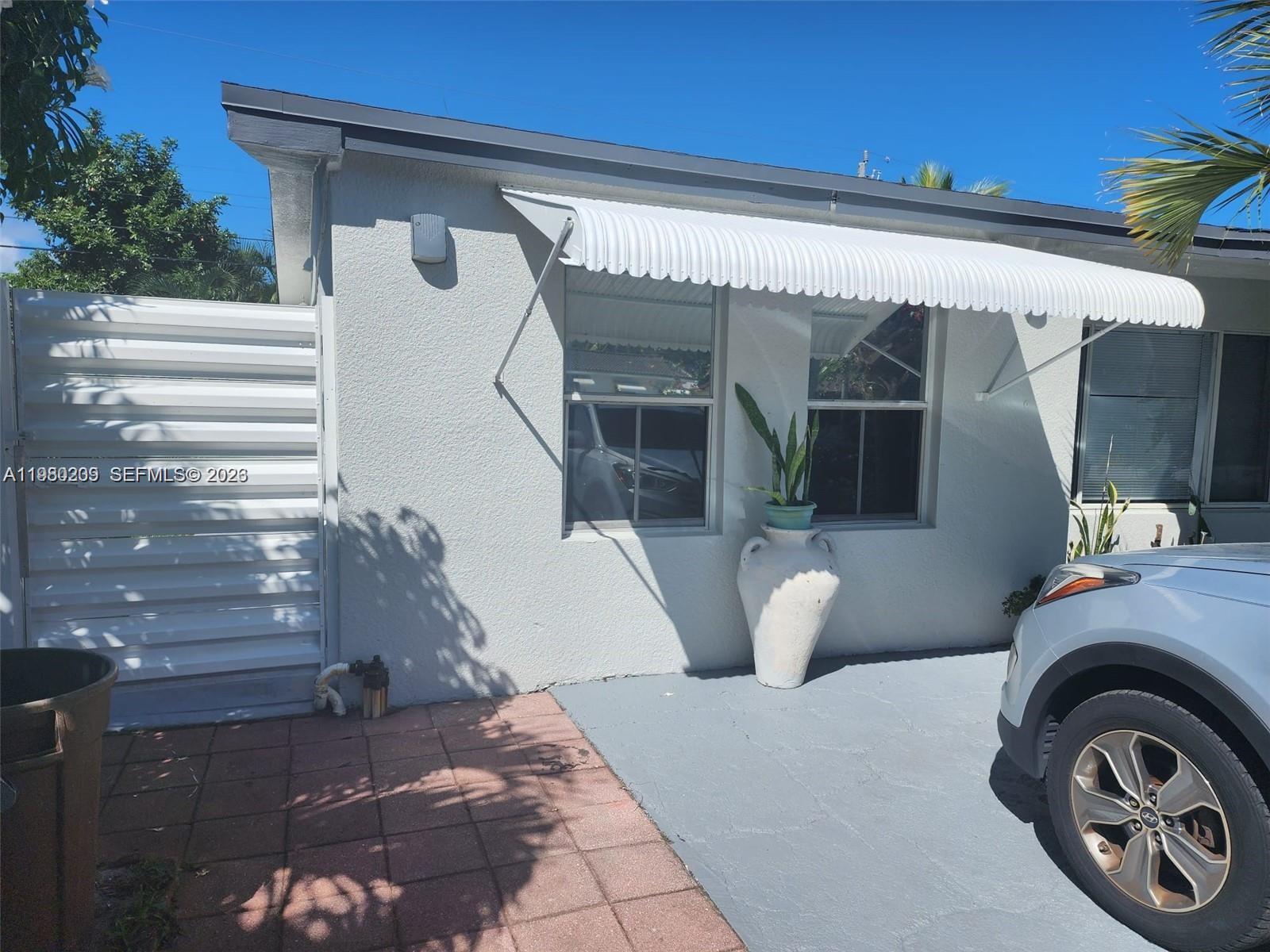 CRESTHAVEN NO 3 - Residential Lease