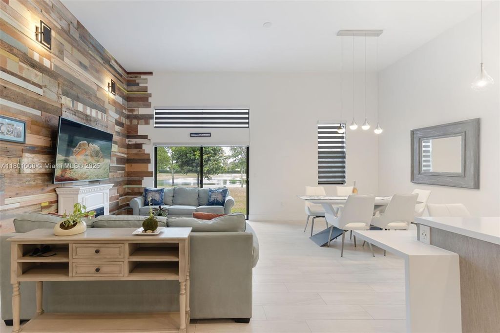 Photo of 812 NW 44th Ter, Plantation, FL 33317 (MLS # A11801000)