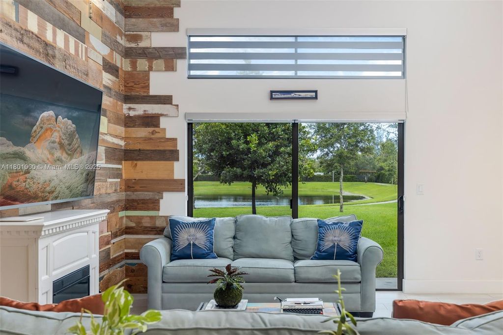 Photo of 812 NW 44th Ter, Plantation, FL 33317 (MLS # A11801000)