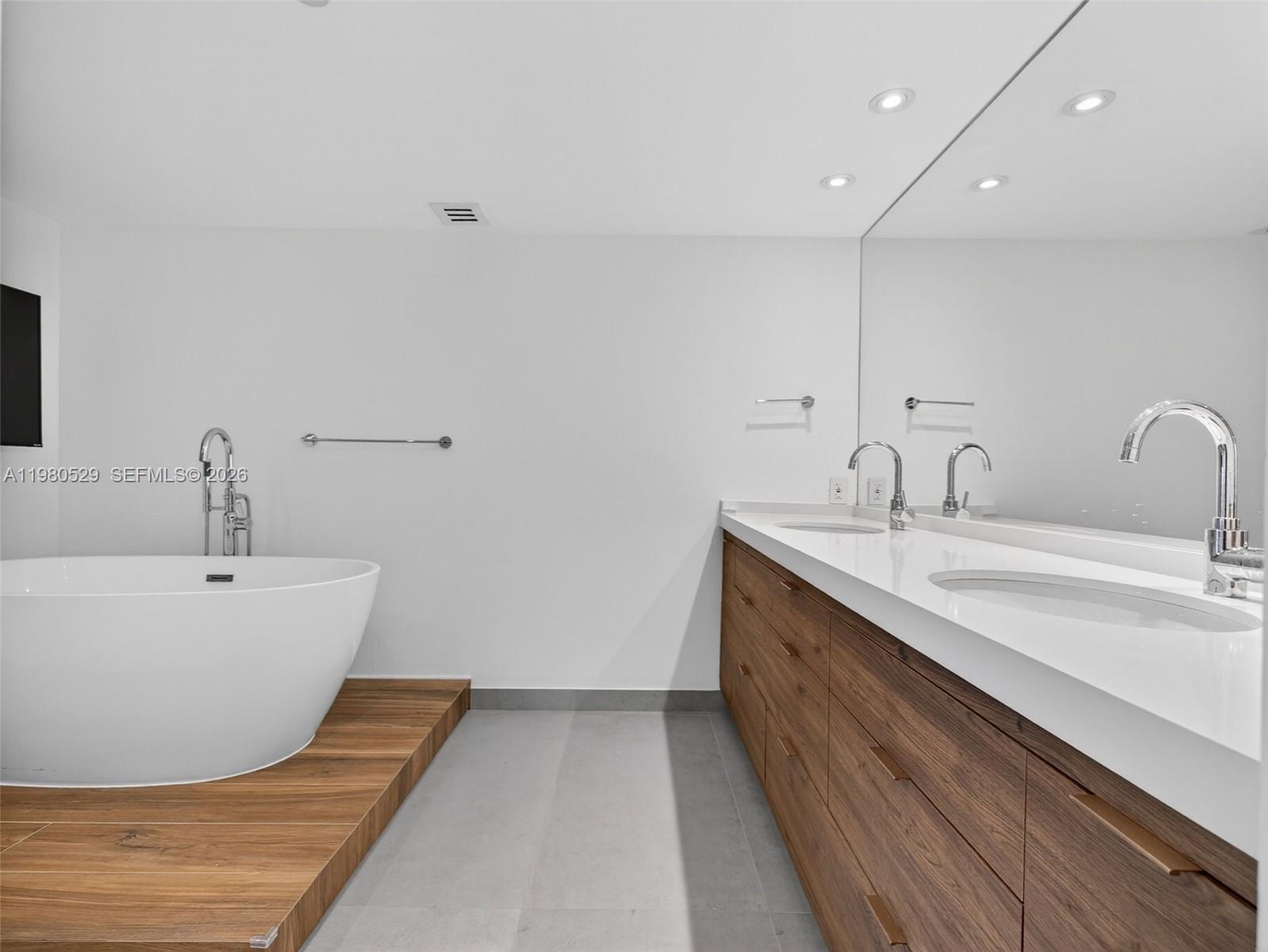 JOCKEY CLUB III CONDO - Residential