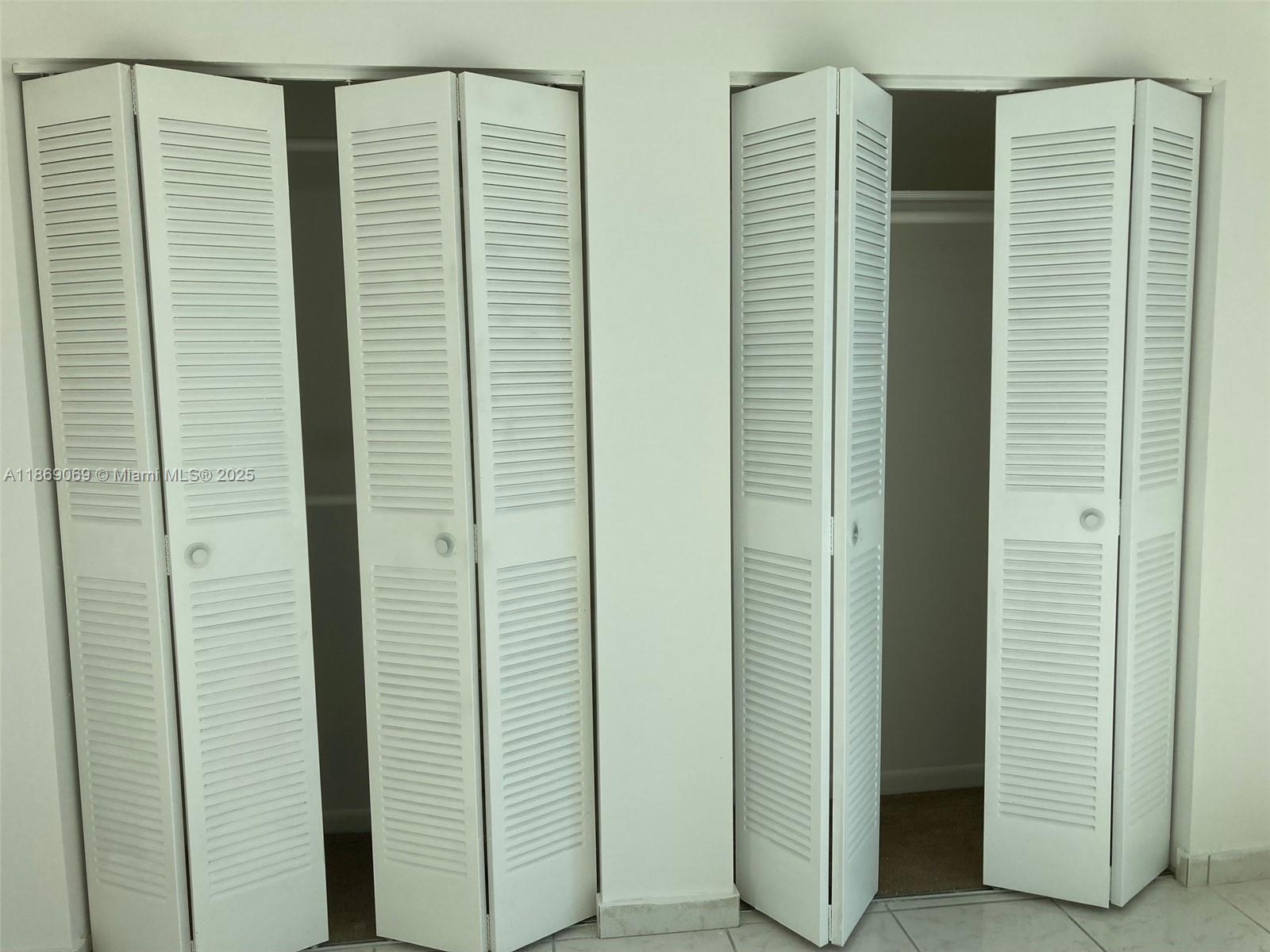 INTERNATIONAL PARK I COND - Residential