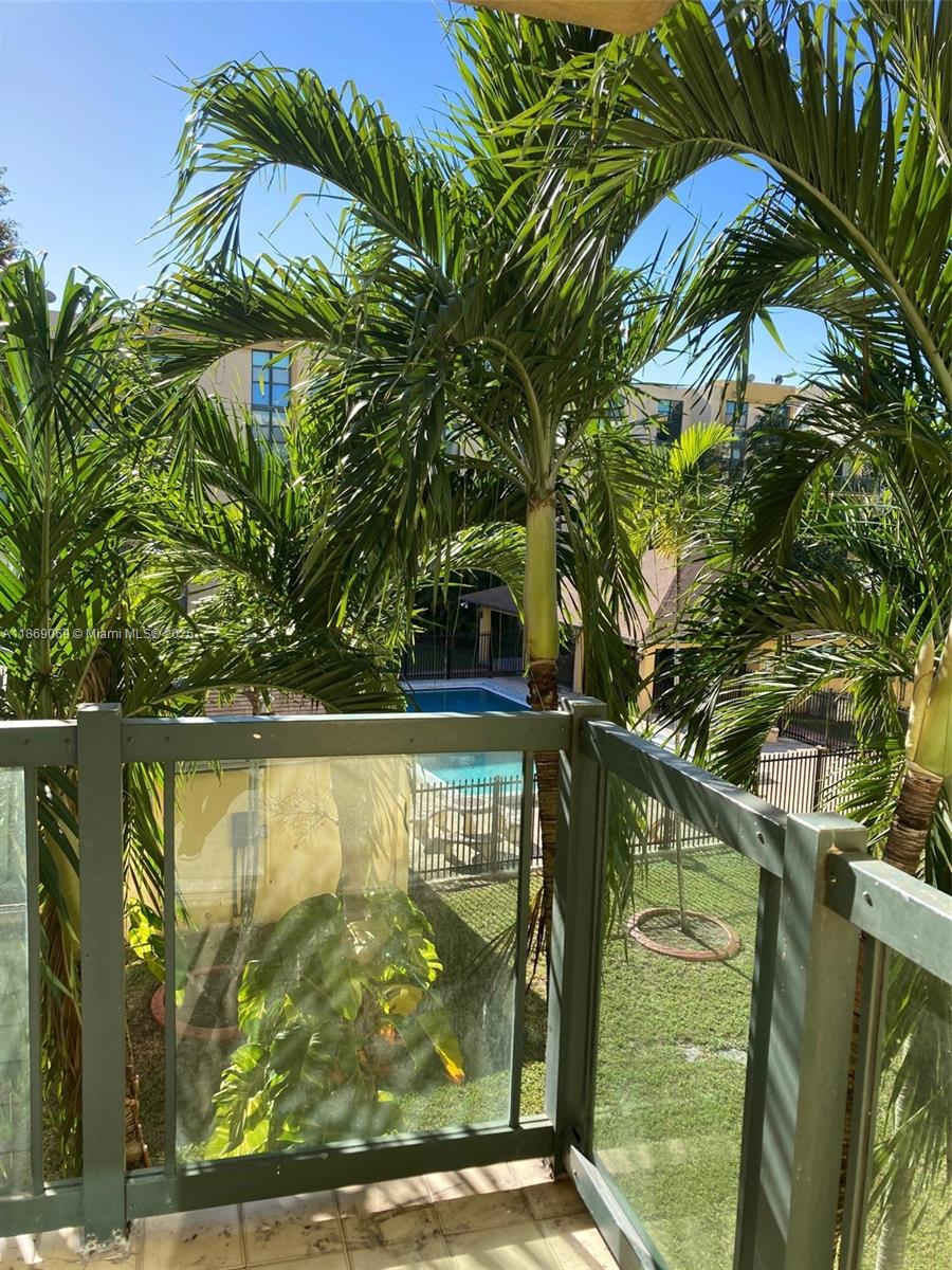 INTERNATIONAL PARK I COND - Residential