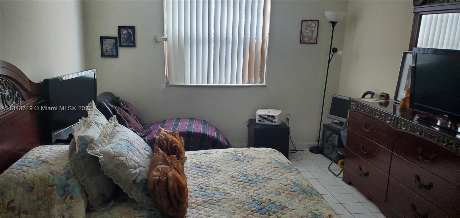 VISTA ALEGRE CONDO - Residential