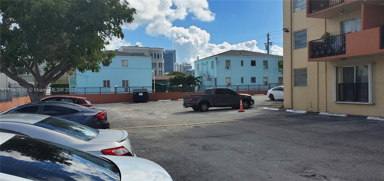 VISTA ALEGRE CONDO - Residential