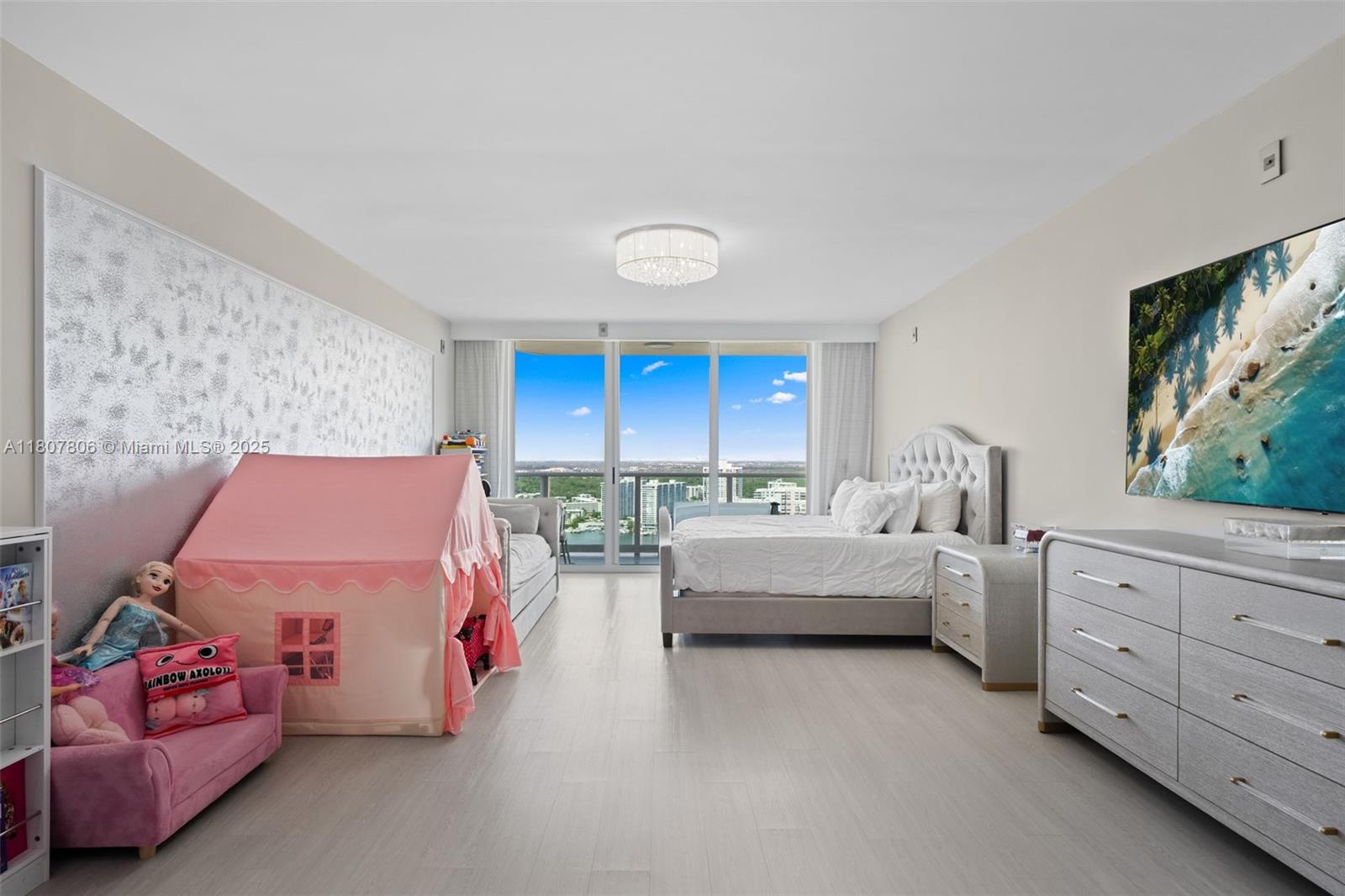 THE PENINSULA II CONDO - Residential