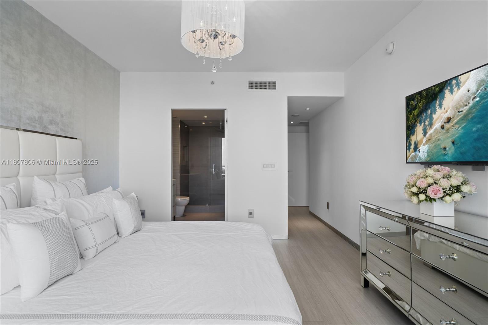 THE PENINSULA II CONDO - Residential