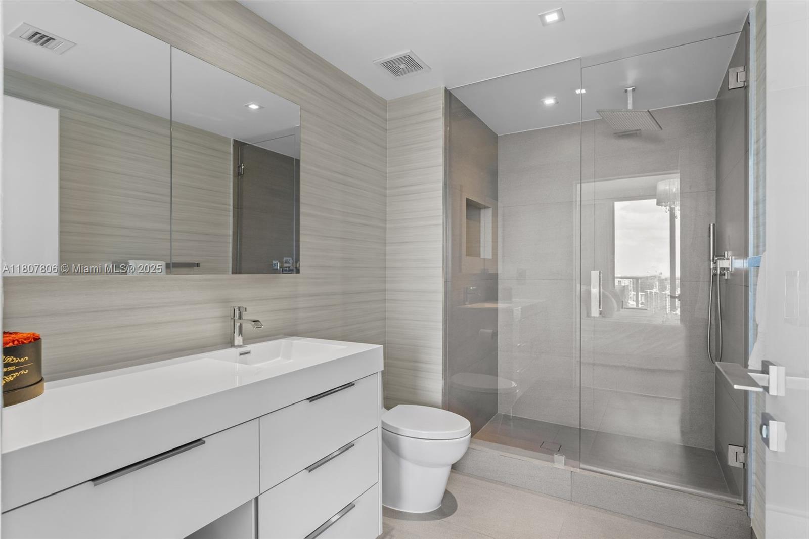 THE PENINSULA II CONDO - Residential