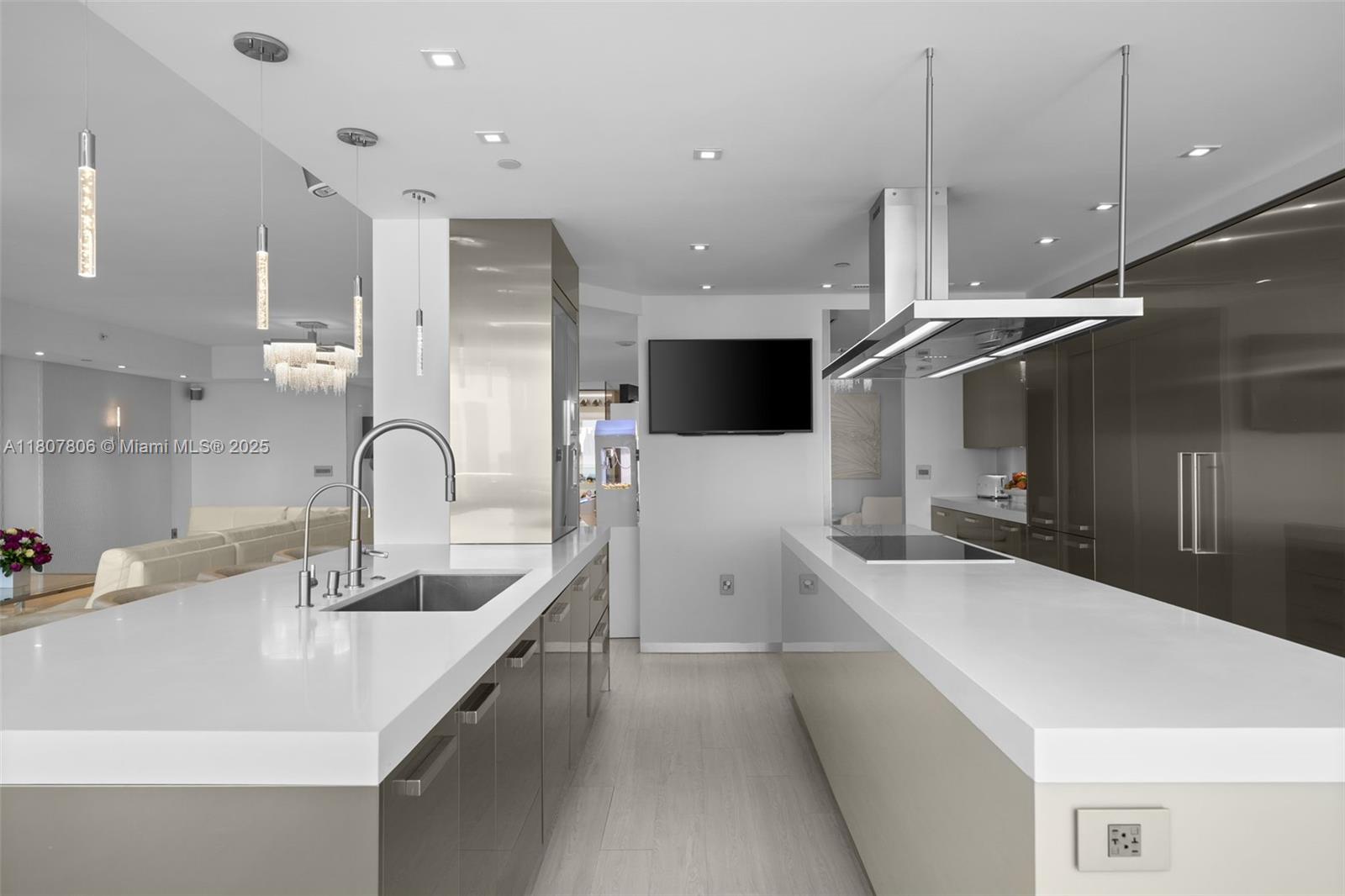 THE PENINSULA II CONDO - Residential