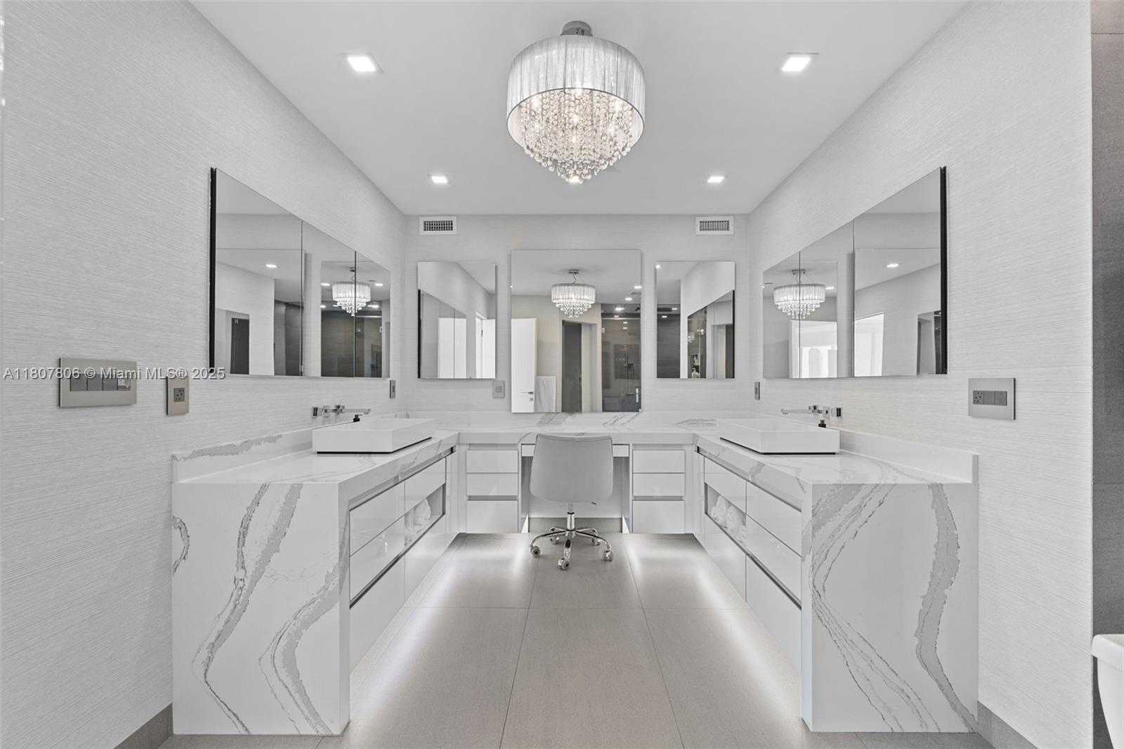 THE PENINSULA II CONDO - Residential