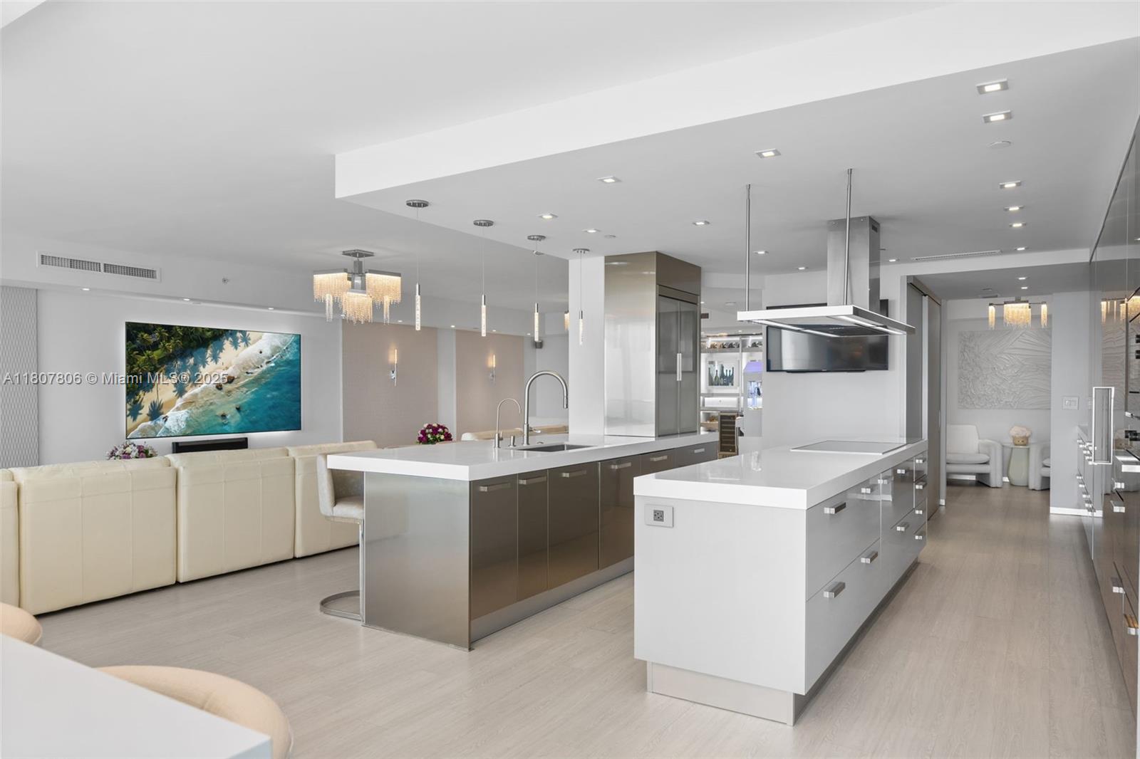 THE PENINSULA II CONDO - Residential