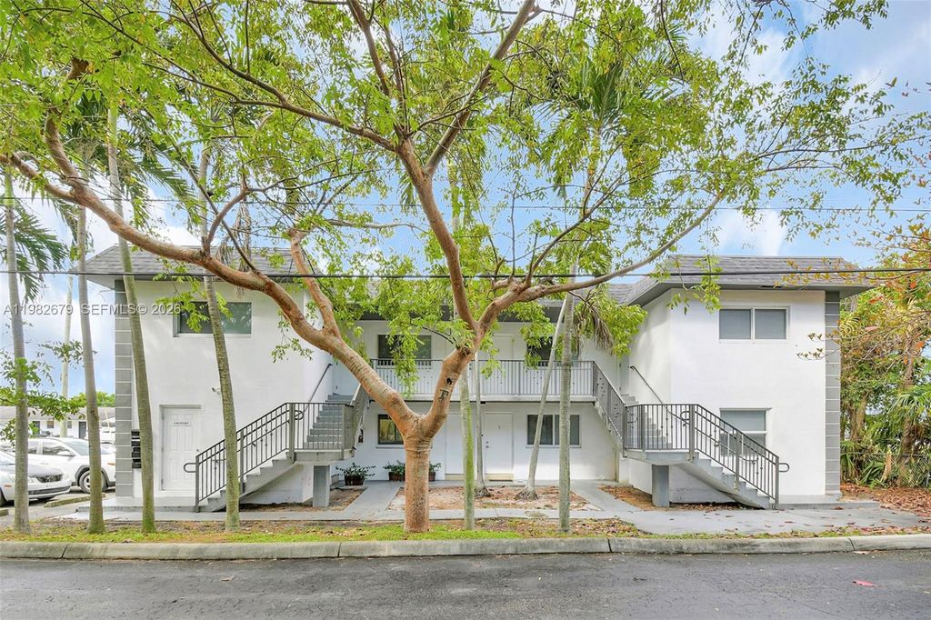 Photo of 407 SE 9th Court #3, Hallandale Beach, FL 33009 (MLS # A11982679)