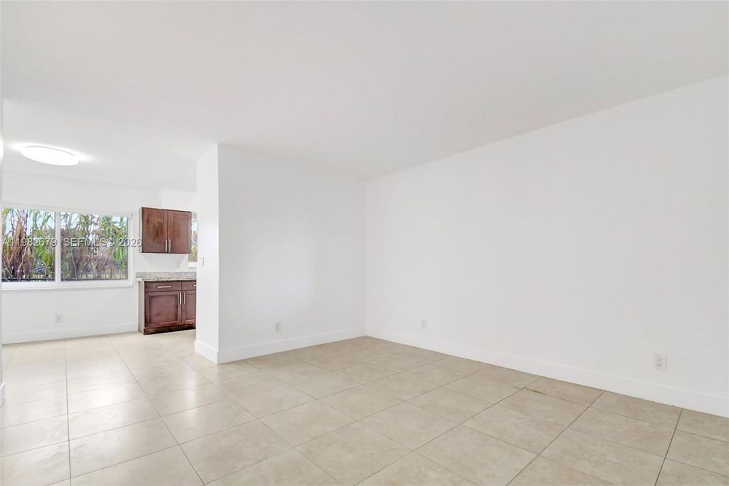 Photo of 407 SE 9th Court #3, Hallandale Beach, FL 33009 (MLS # A11982679)