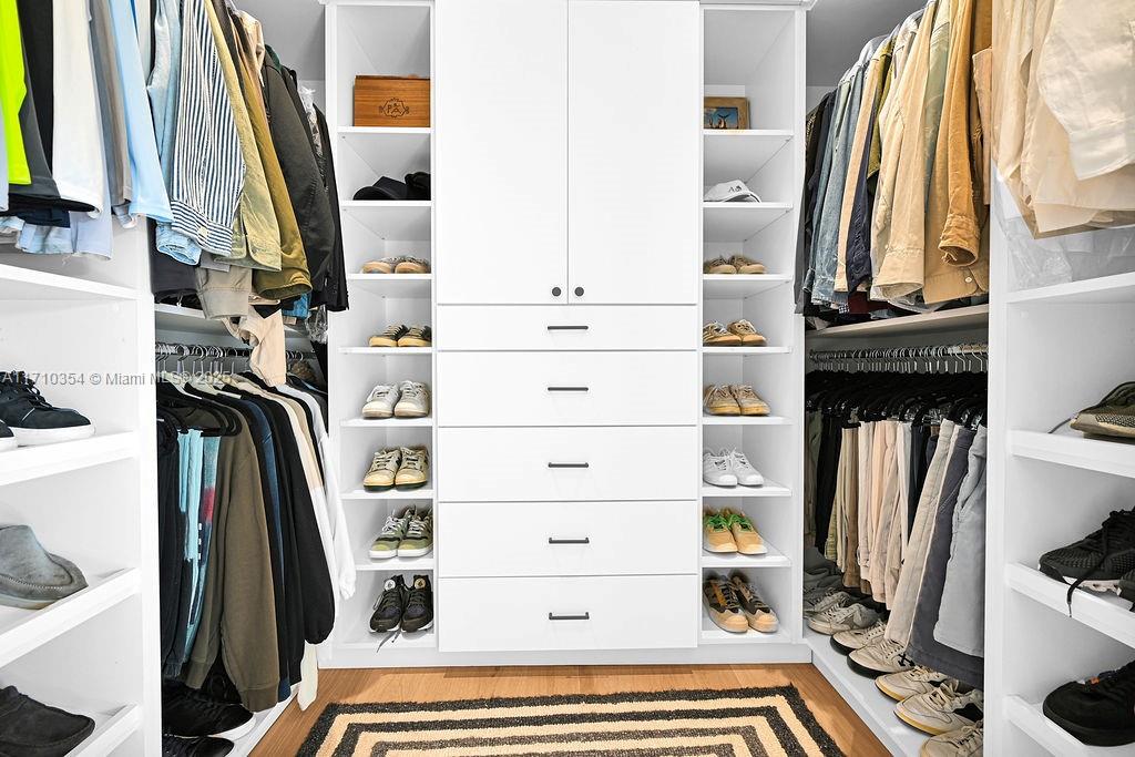 BRICKELL ESTATES - Residential