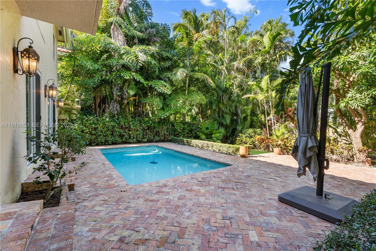 SUNSHINE VISTAS - Residential