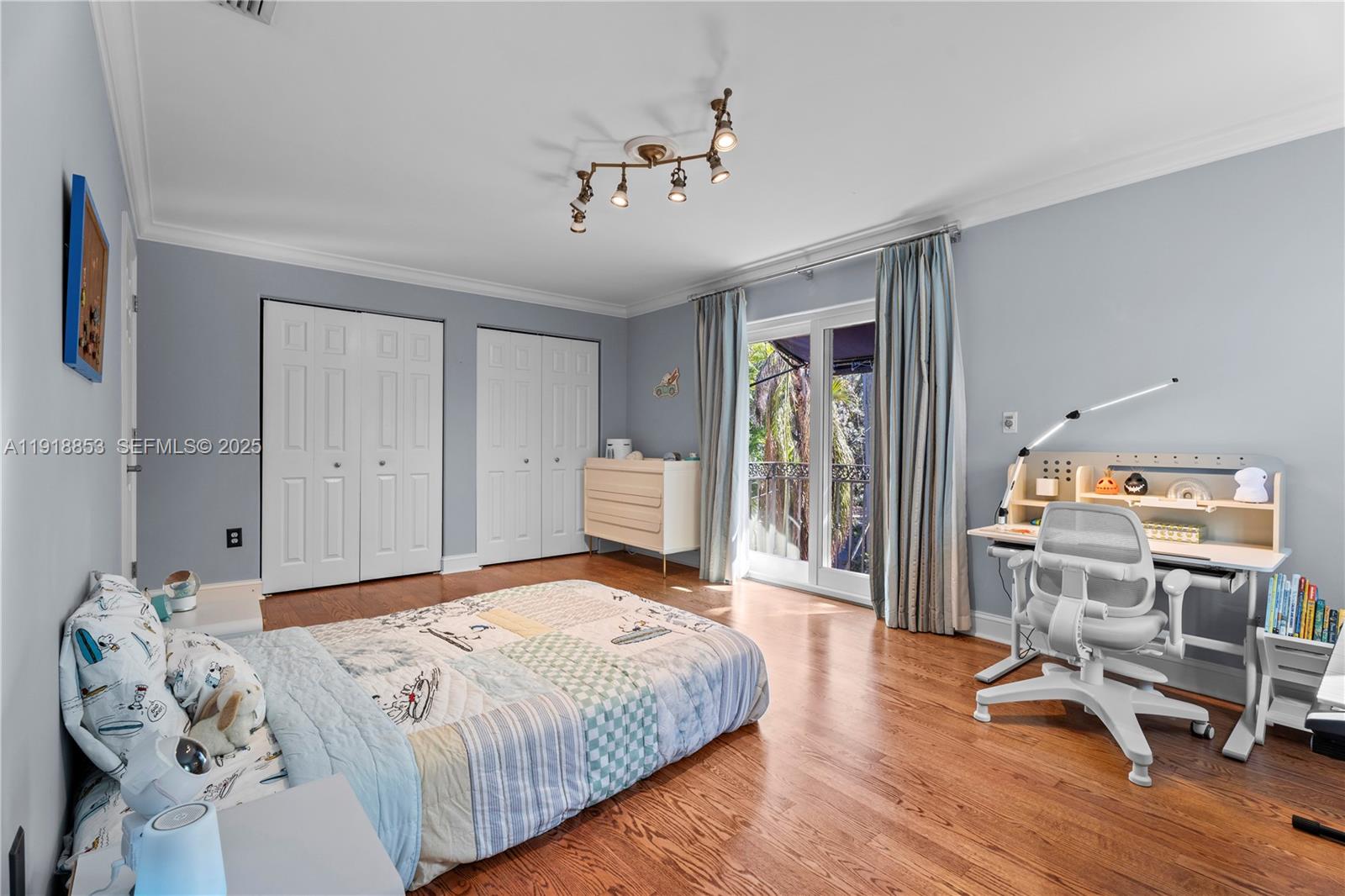 SUNSHINE VISTAS - Residential