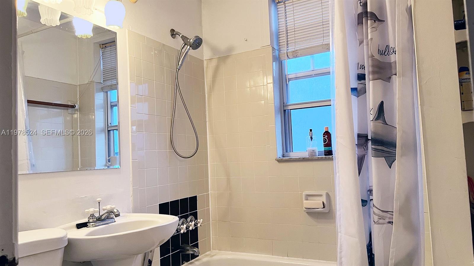 PALM GARDEN CONDO - Residential Lease