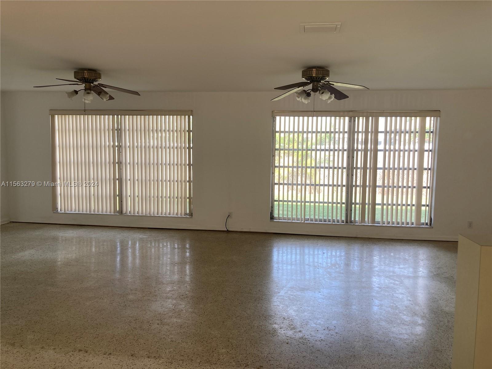 PALM SPRINGS LAKES 2ND AD - Residential