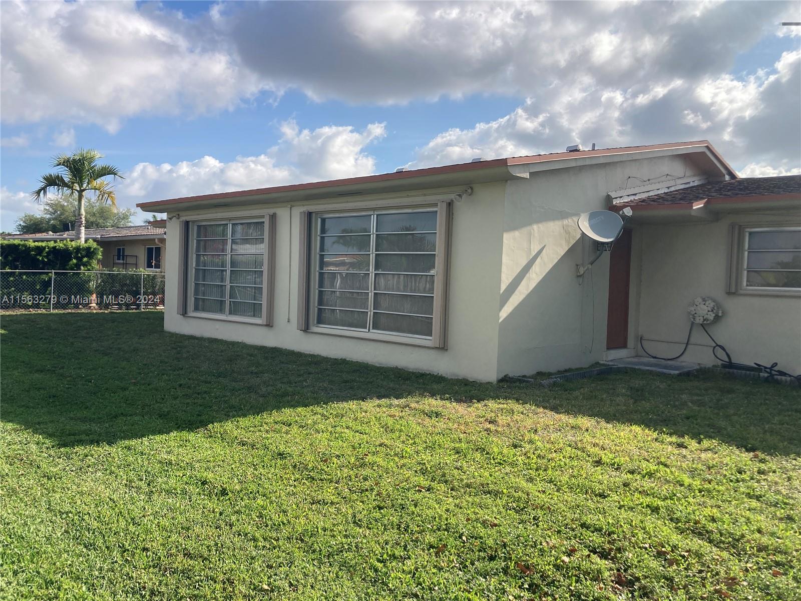 PALM SPRINGS LAKES 2ND AD - Residential