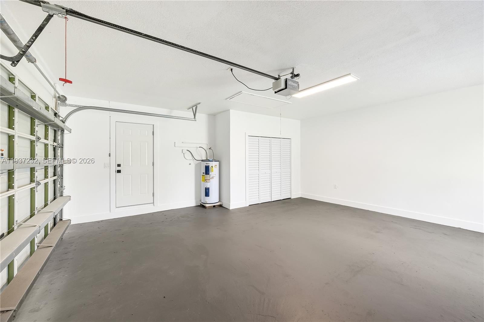 Bonzaza/Bonza­na Ranch Est - Residential