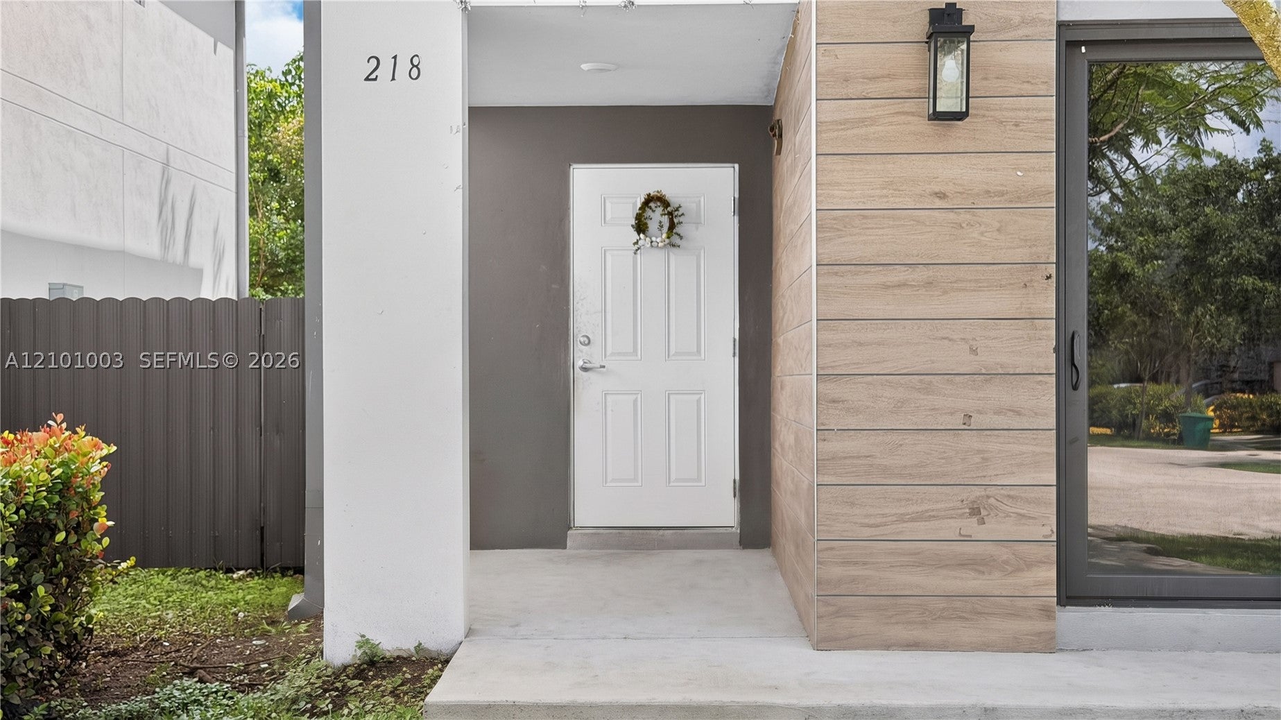 218 NW 11th Ct