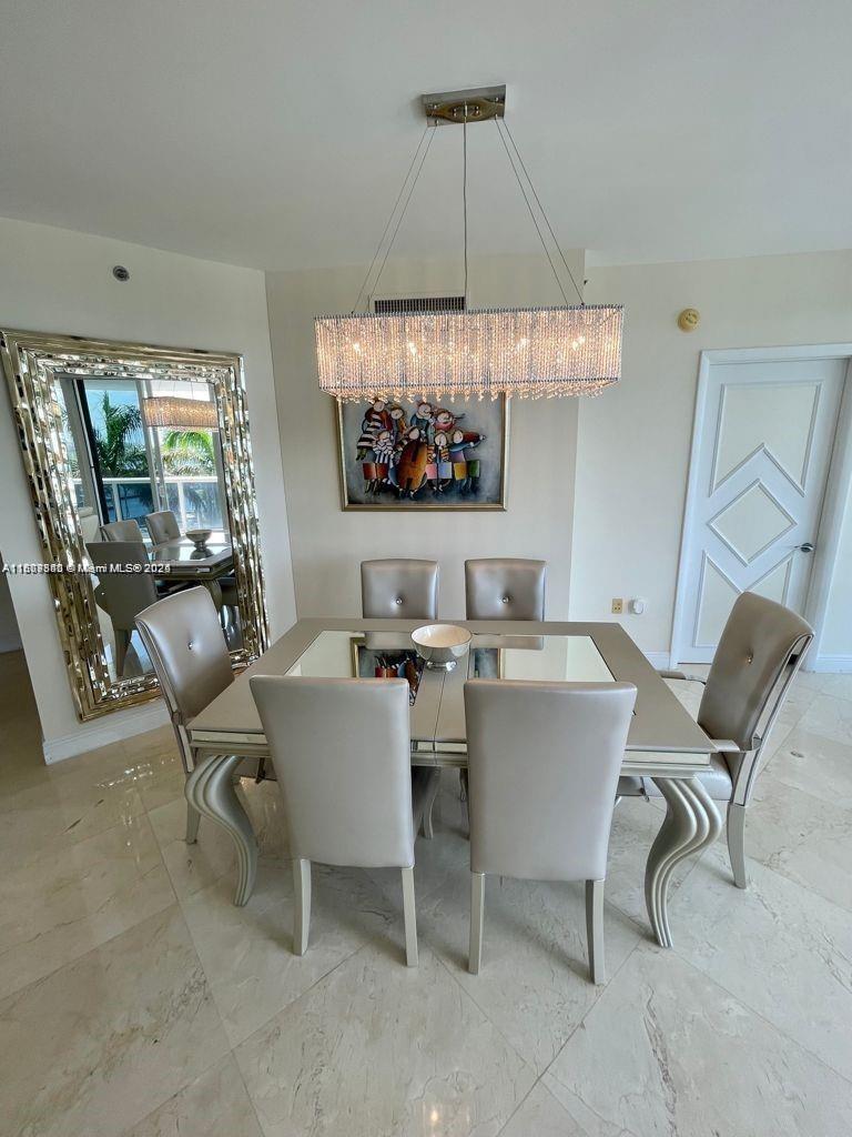 400 Alton Rd 808