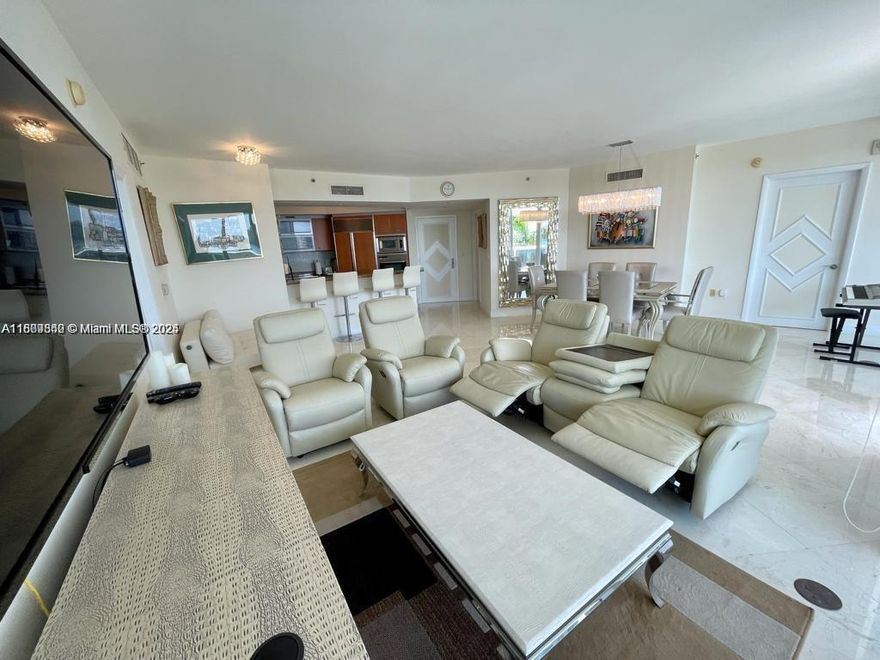 Beautiful unit, steps from the beach and overlooking the water. Own one of the most spectacular buildings on the East Coast of the USA. Very close to exquisite South Beach and the famous Alton Rd. Don't miss this beautiful home; your family will thank you.