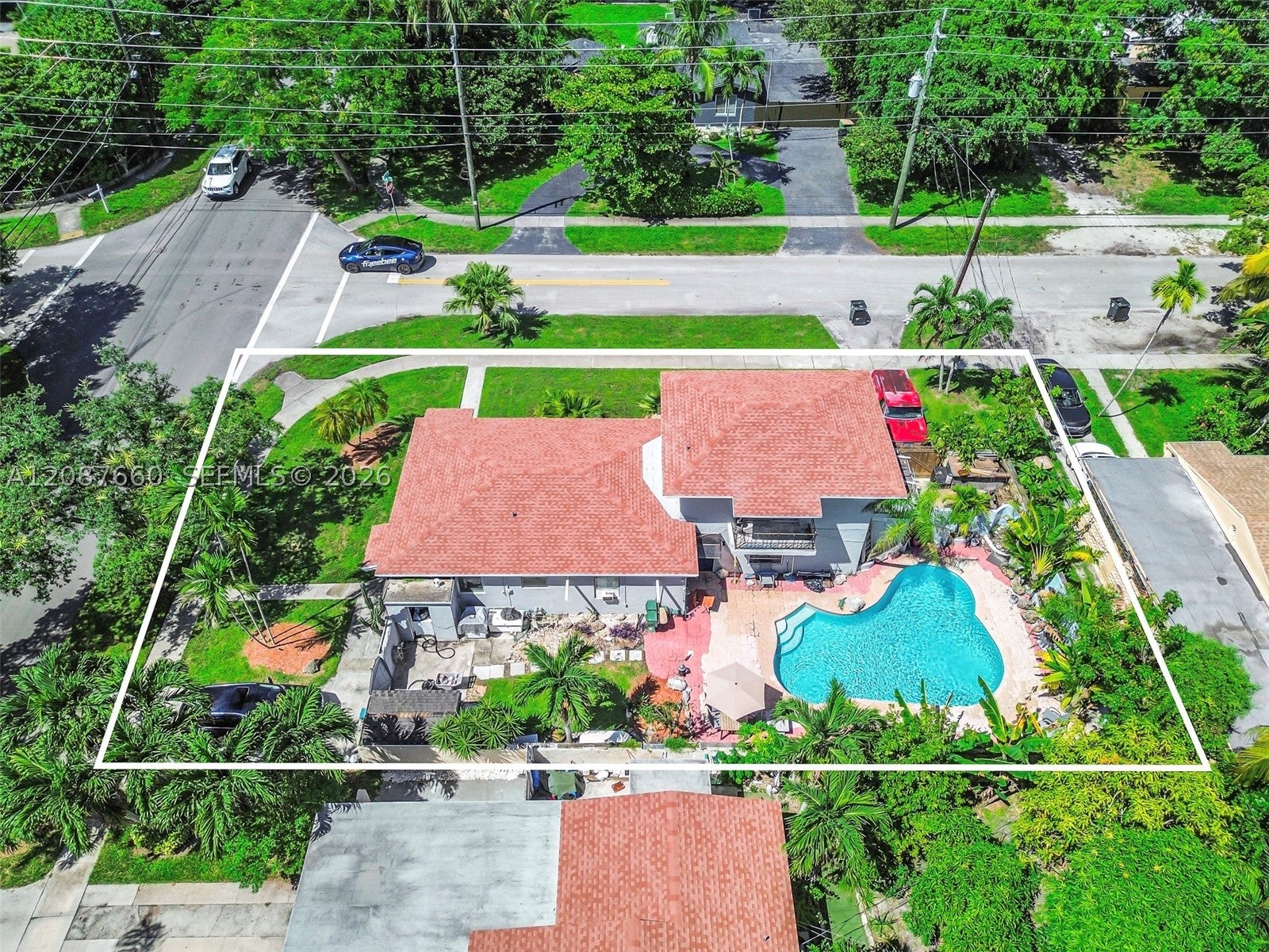 800 NE 144th St