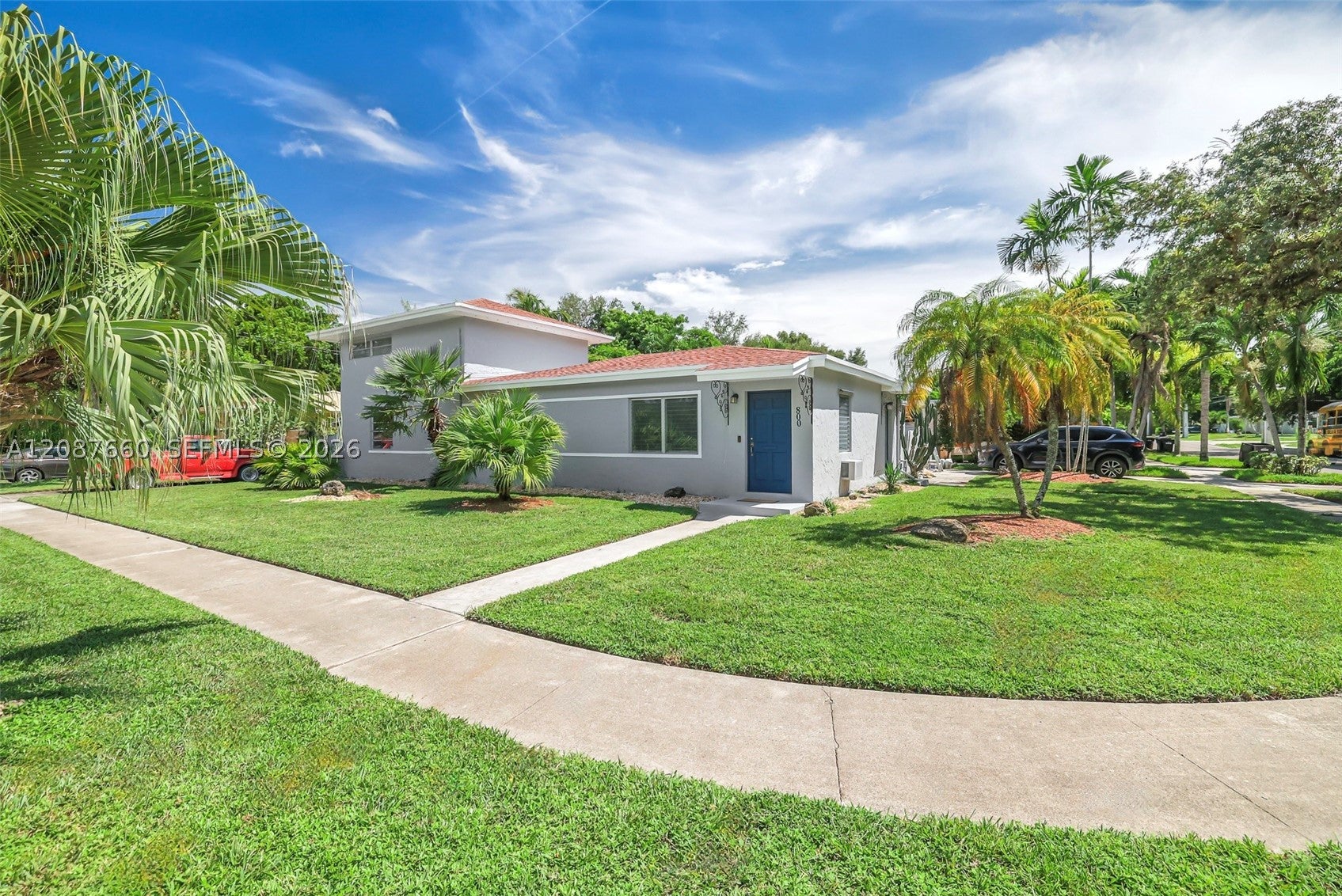 800 NE 144th St