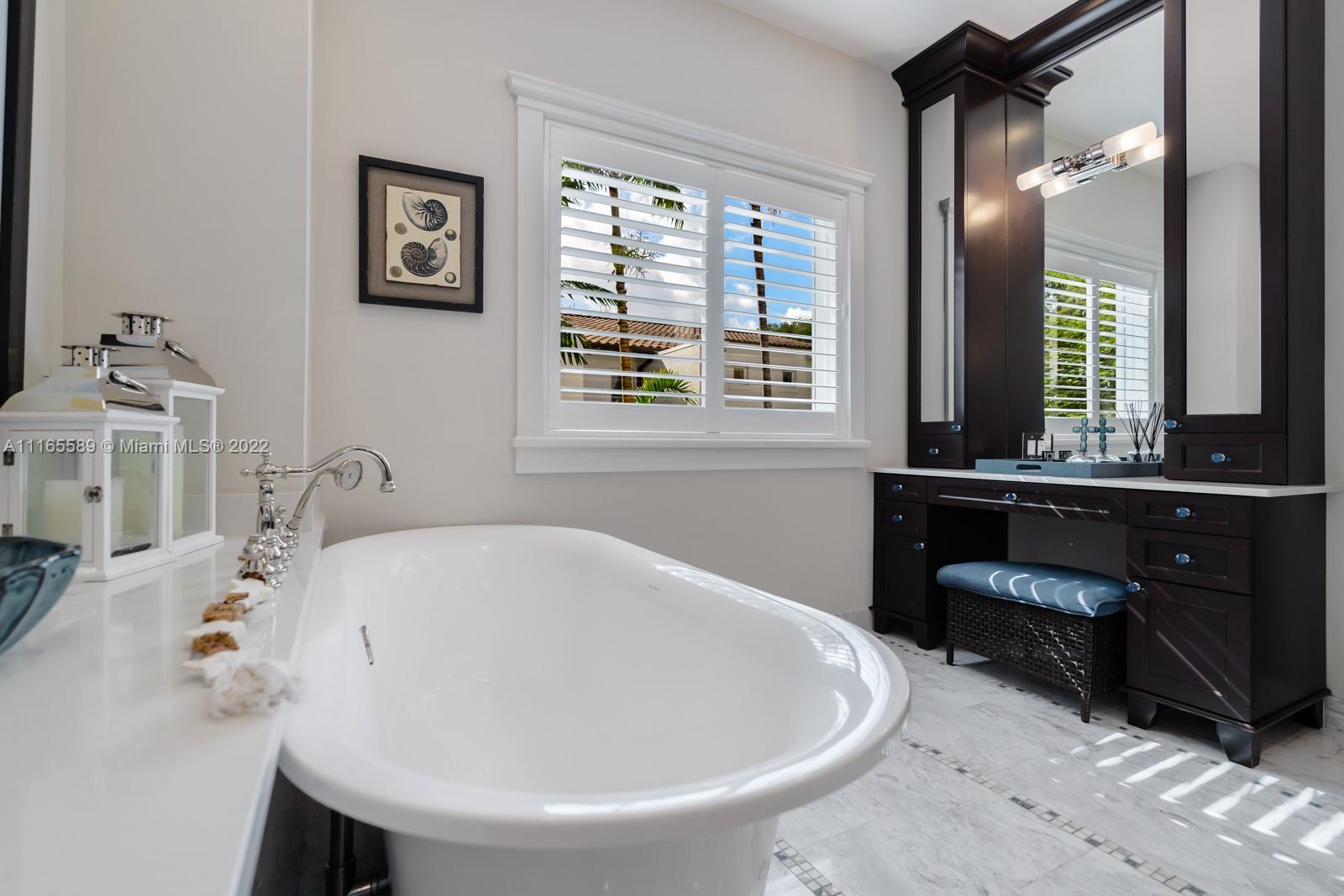 THE PALM ESTATES - Residential