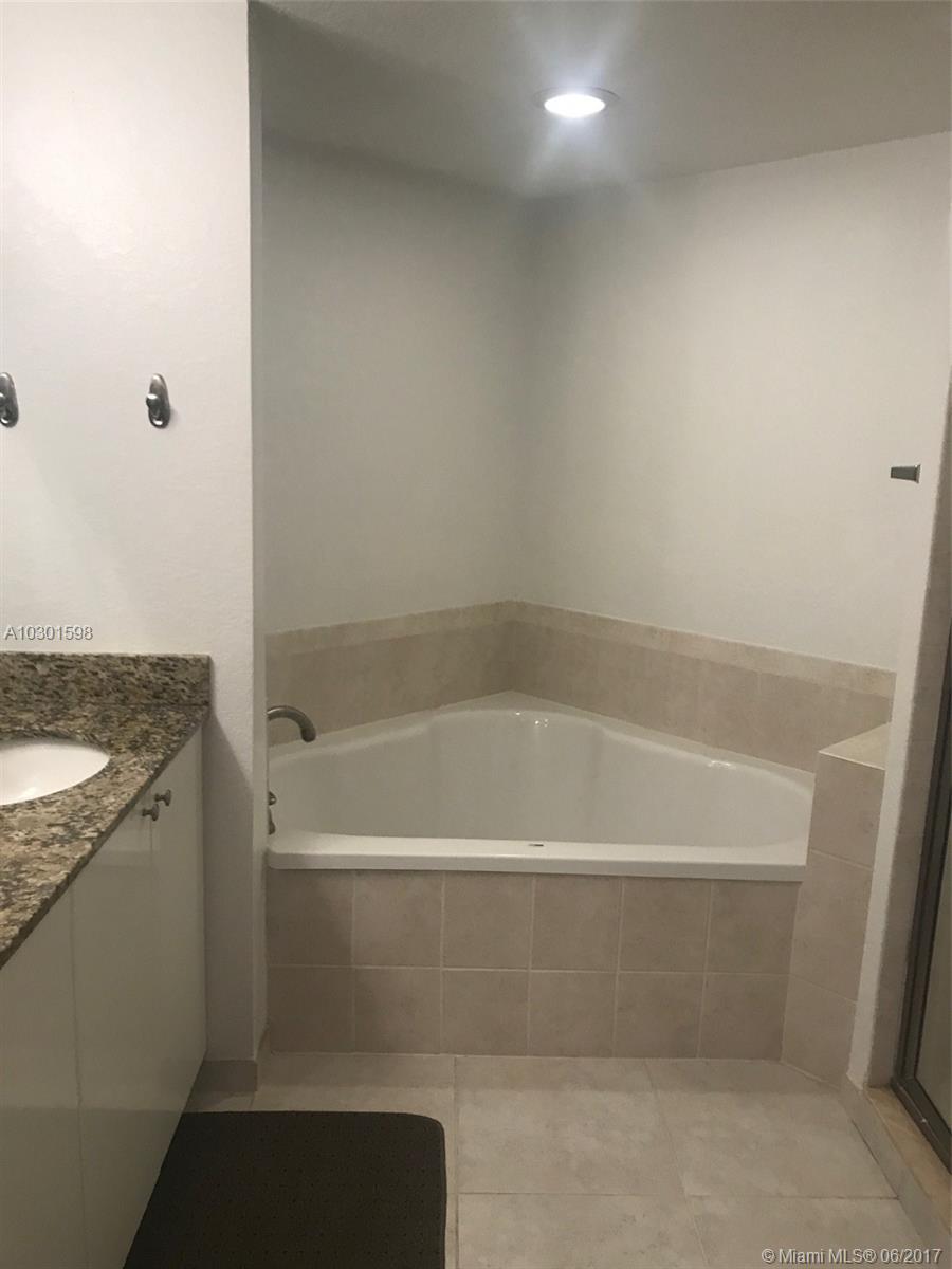 RADIUS CONDO - Residential Lease