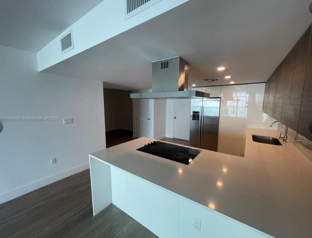 BAY HARBOR CLUB CONDO - Residential