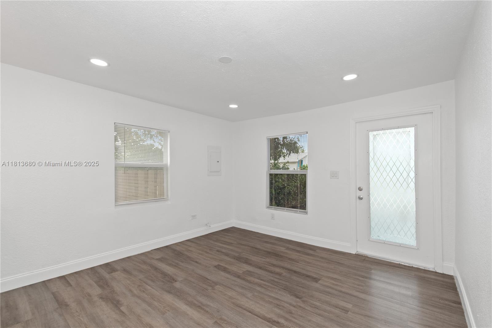 HIGH RIDGE PARK - Residential