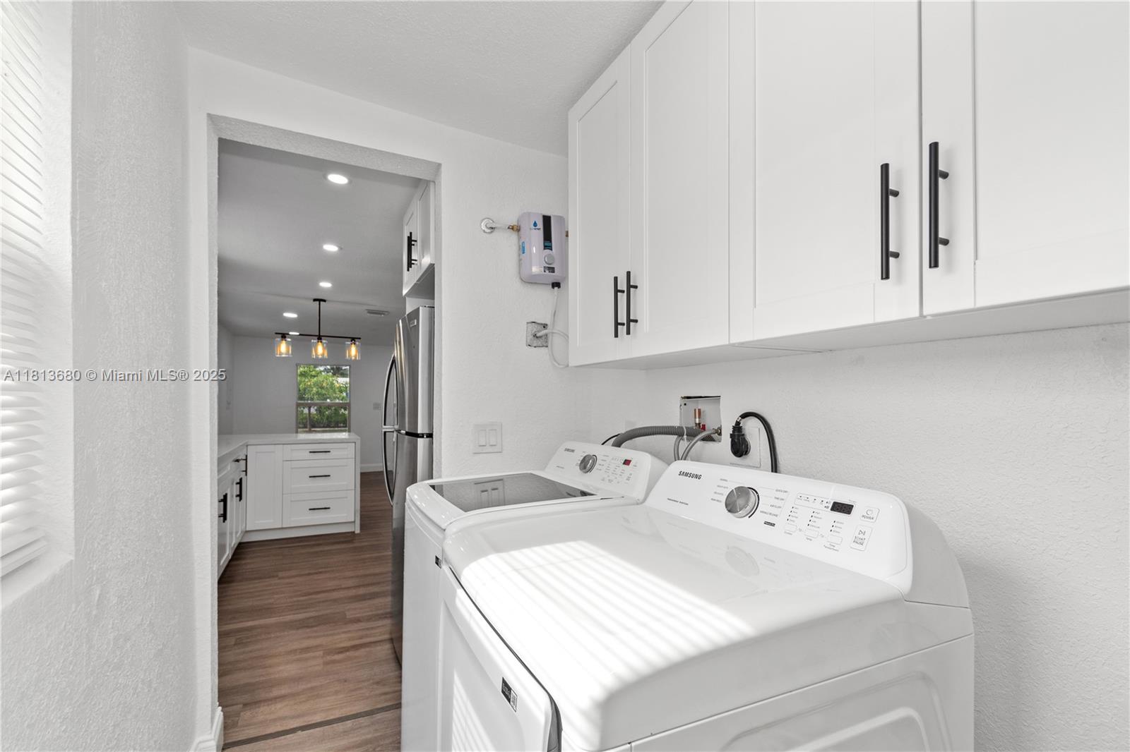 HIGH RIDGE PARK - Residential