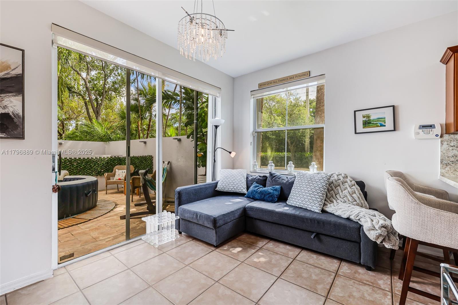 1110 Canella Ln