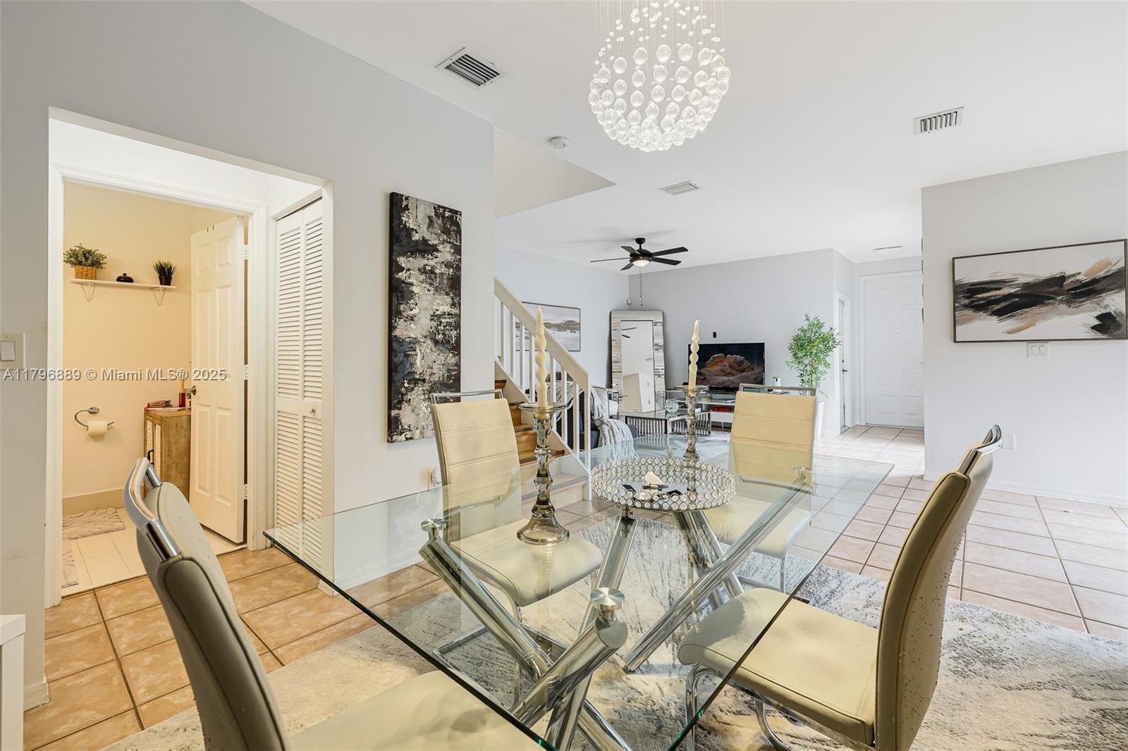 1110 Canella Ln