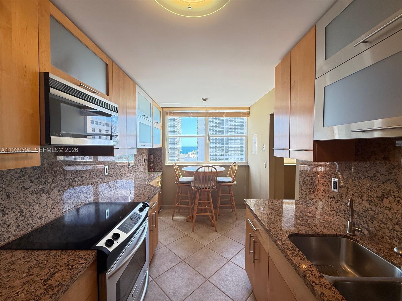 PLAZA TOWERS NORTH CONDO - Residential