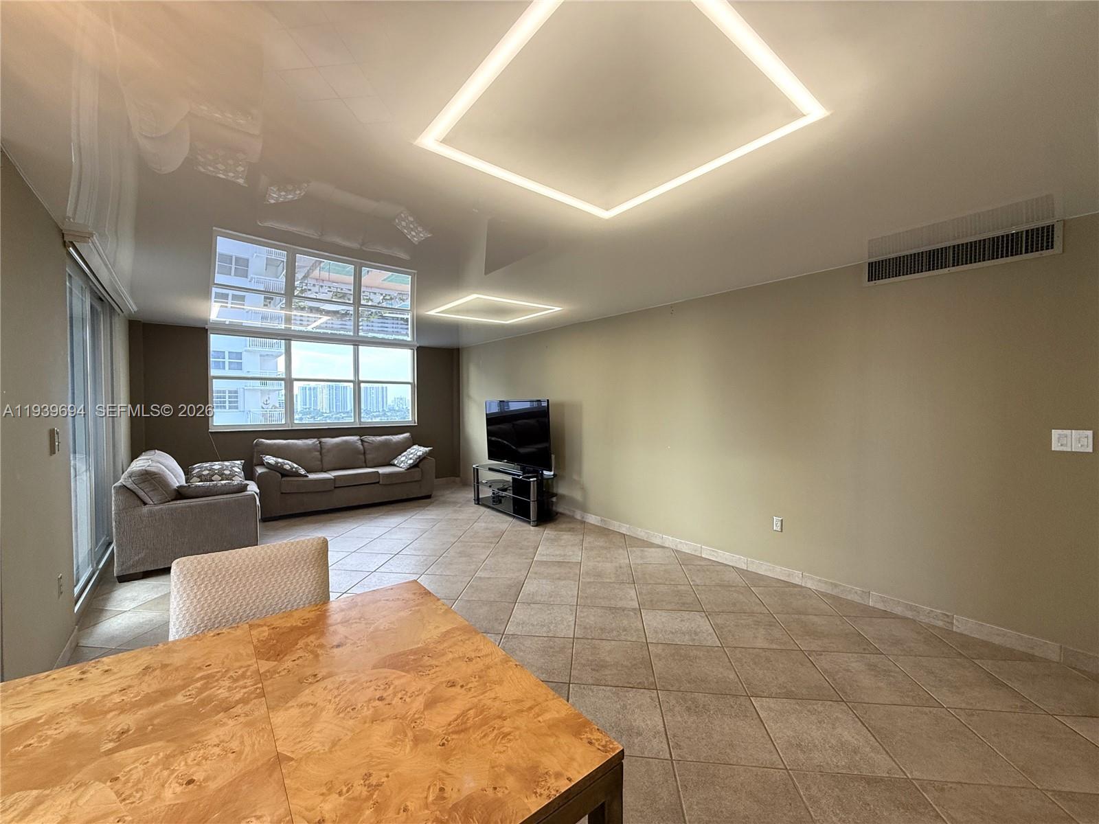 PLAZA TOWERS NORTH CONDO - Residential