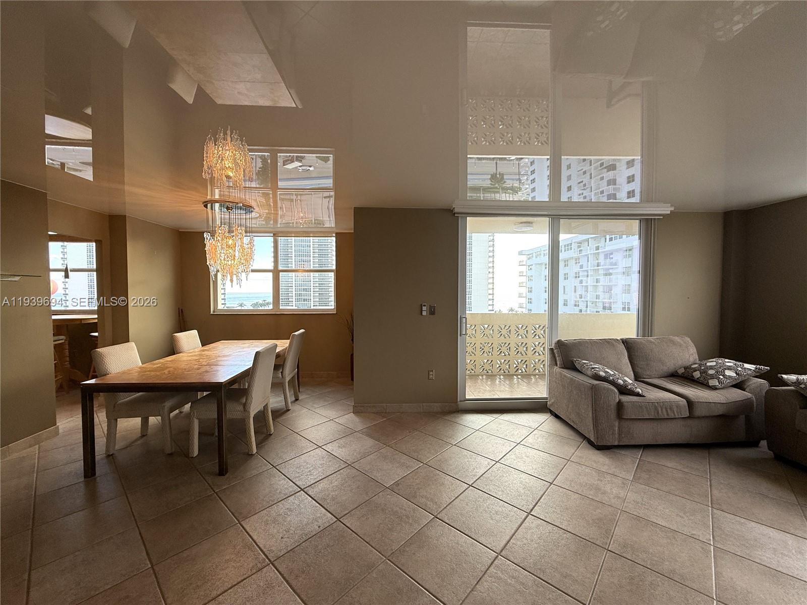 PLAZA TOWERS NORTH CONDO - Residential