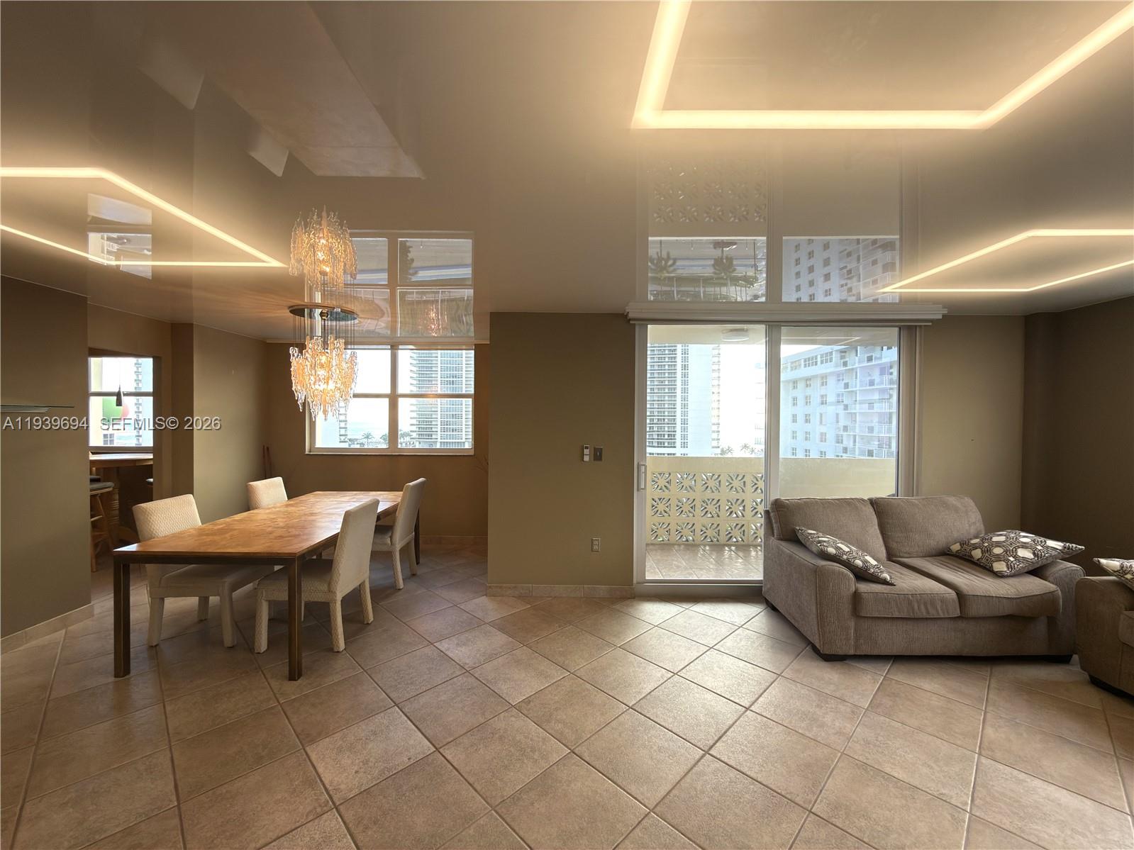 PLAZA TOWERS NORTH CONDO - Residential