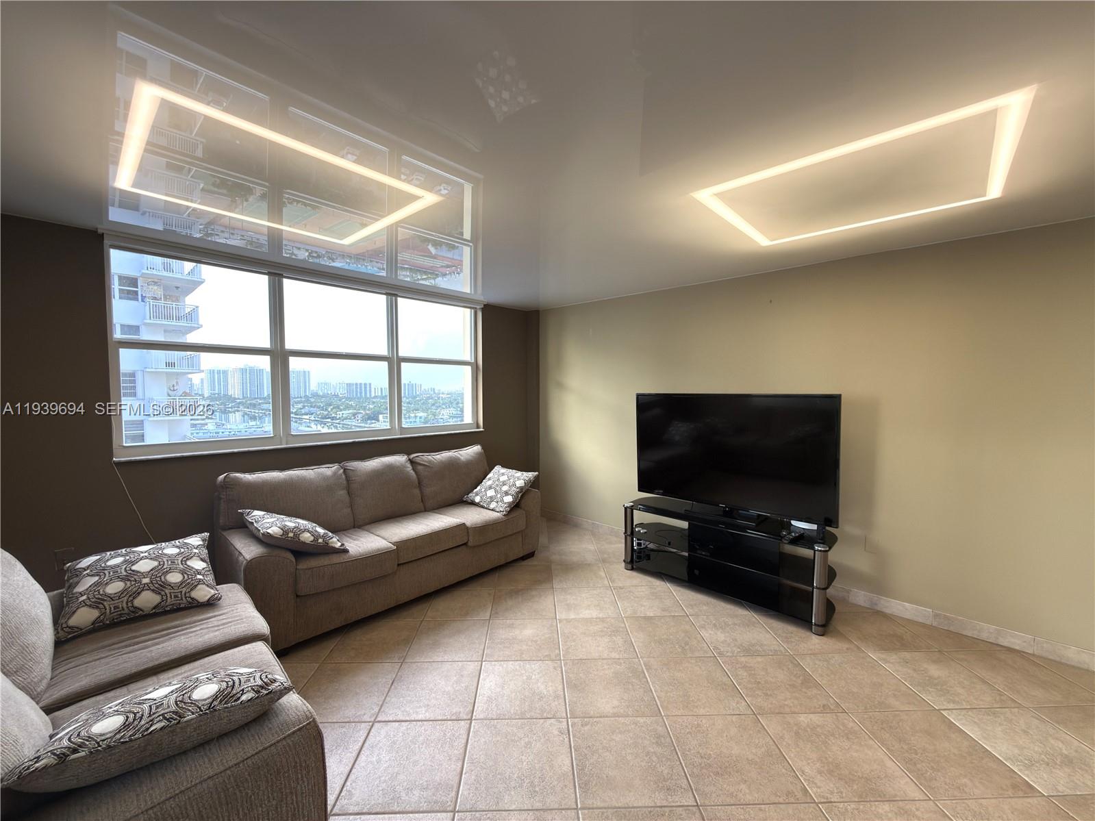 PLAZA TOWERS NORTH CONDO - Residential