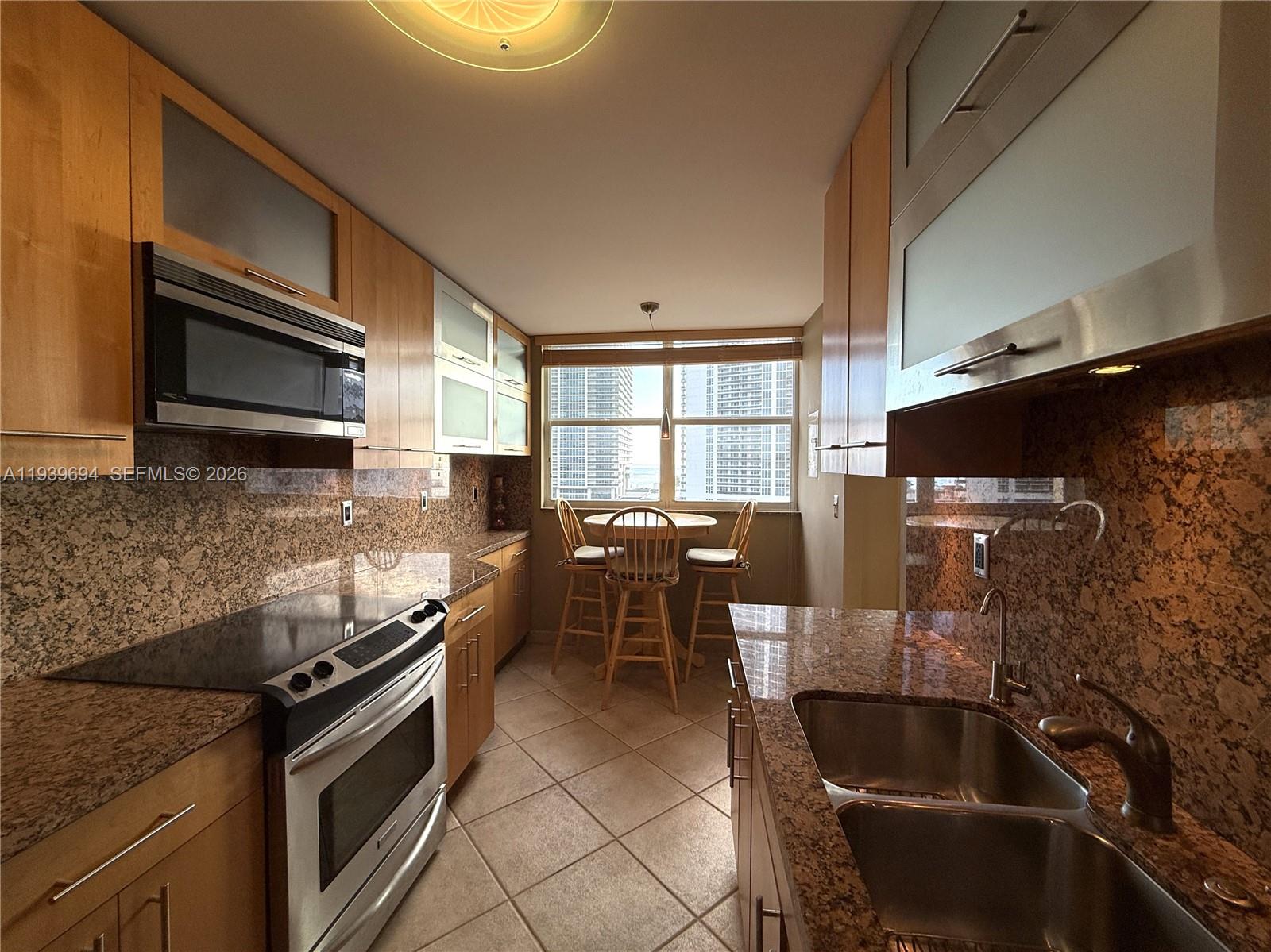 PLAZA TOWERS NORTH CONDO - Residential