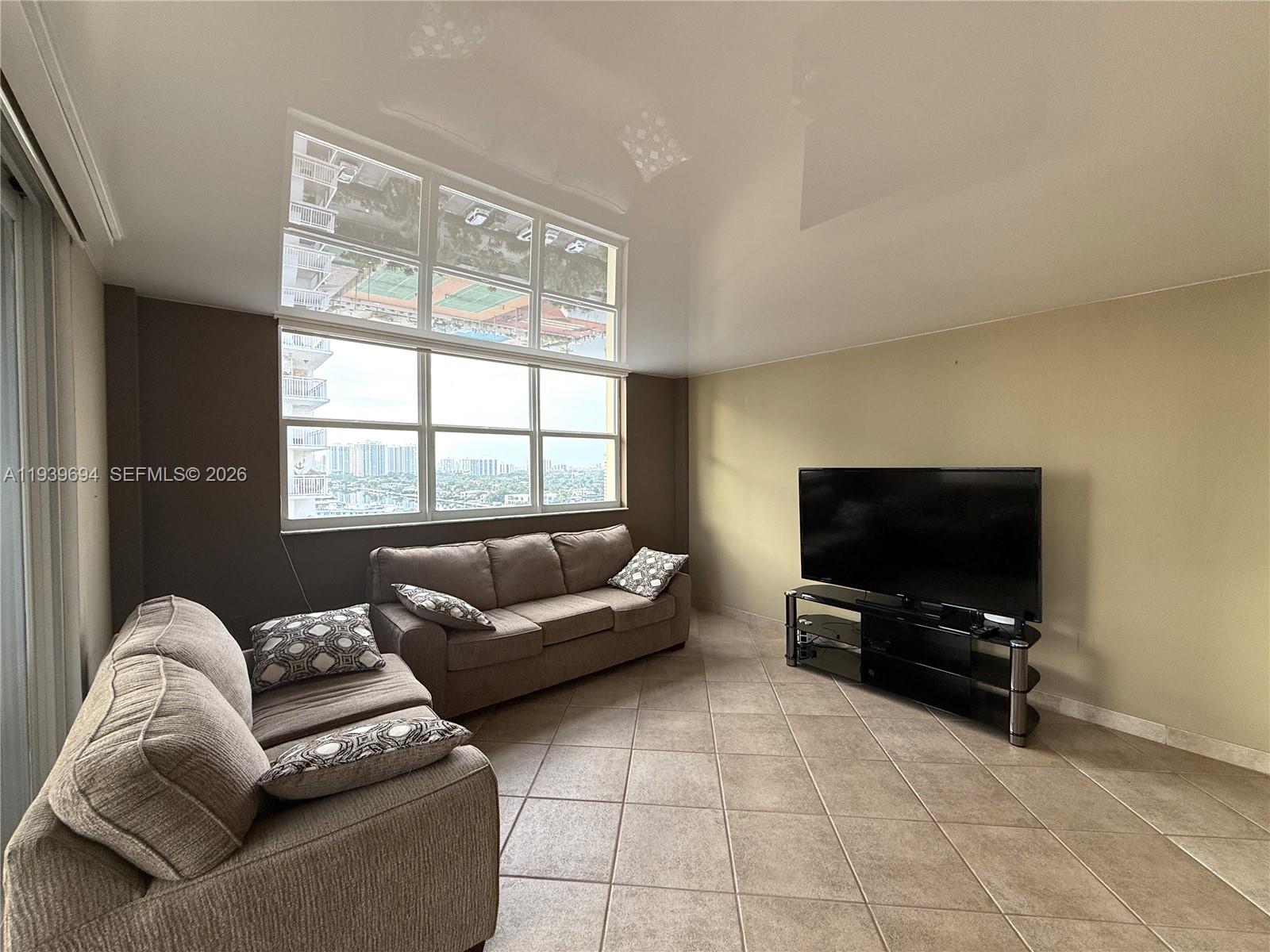 PLAZA TOWERS NORTH CONDO - Residential