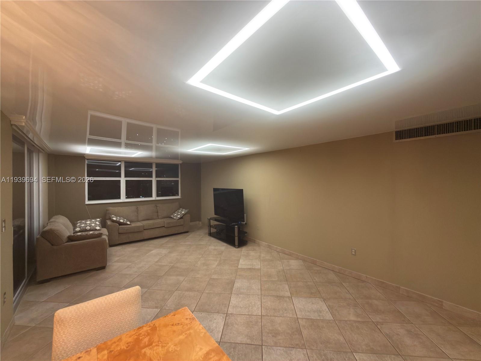 PLAZA TOWERS NORTH CONDO - Residential