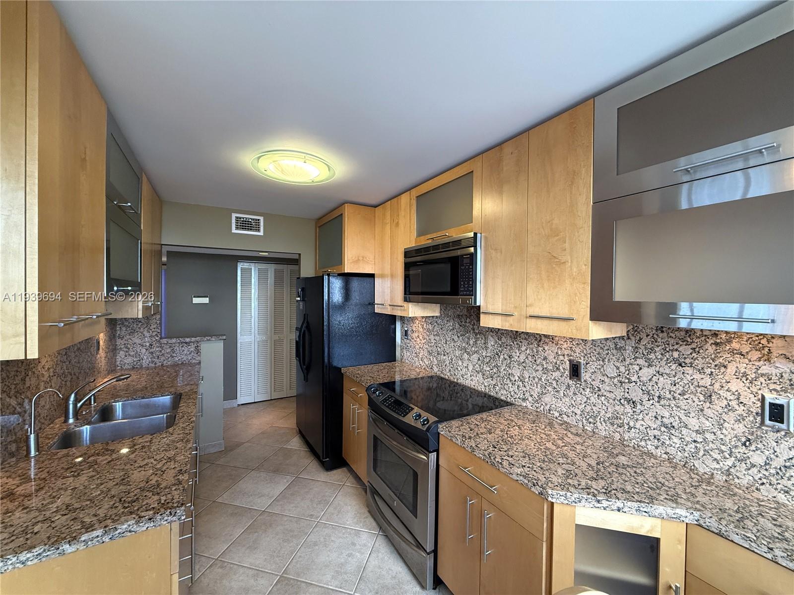 PLAZA TOWERS NORTH CONDO - Residential