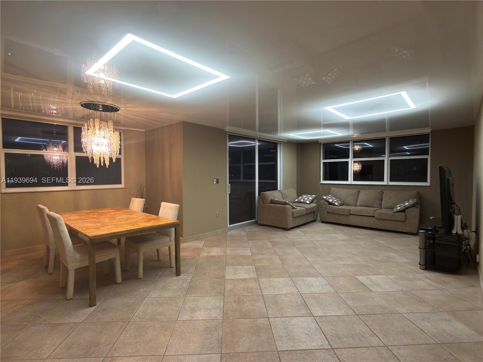 PLAZA TOWERS NORTH CONDO - Residential