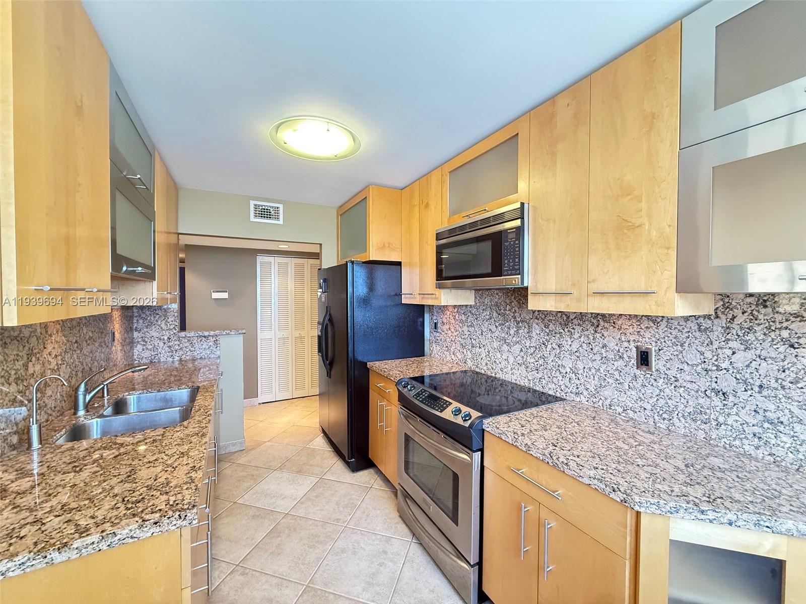 PLAZA TOWERS NORTH CONDO - Residential