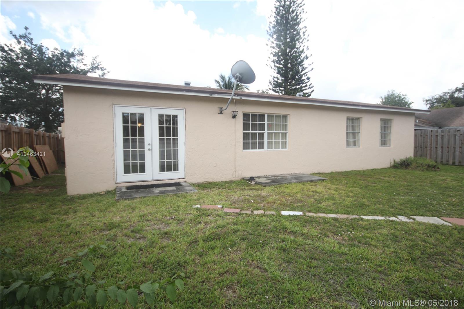 NORTH LAUDERDALE VILLAGE - Residential